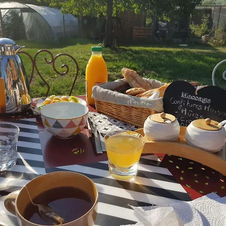La Roulotte Des Amish & Bain Nordique A Remous Jacuzzi *