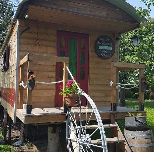 乡村民宿 La Roulotte Des Amish & Bain Nordique A Remous Jacuzzi *